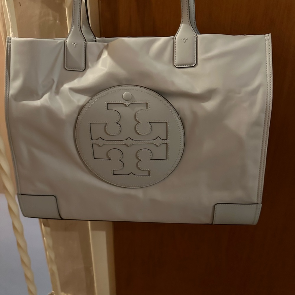 Tory Burch baby blue tote! Mint condition 💎